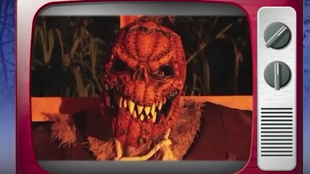 Dark Harvest is a scary mask perfect for Halloween fun.  This pumpkin head animotion mask moves with your facial movements. It is also great for a fake jack o' lantern prank.